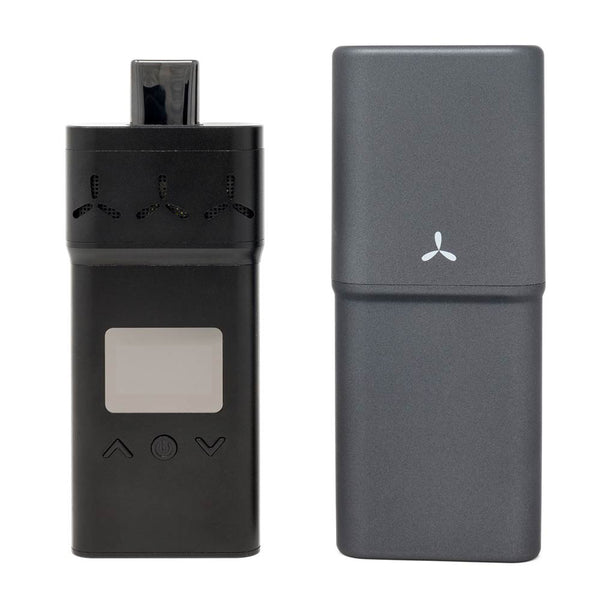 AirVape X en acabado negro junto al X Shell, el estuche rígido que viene en la caja