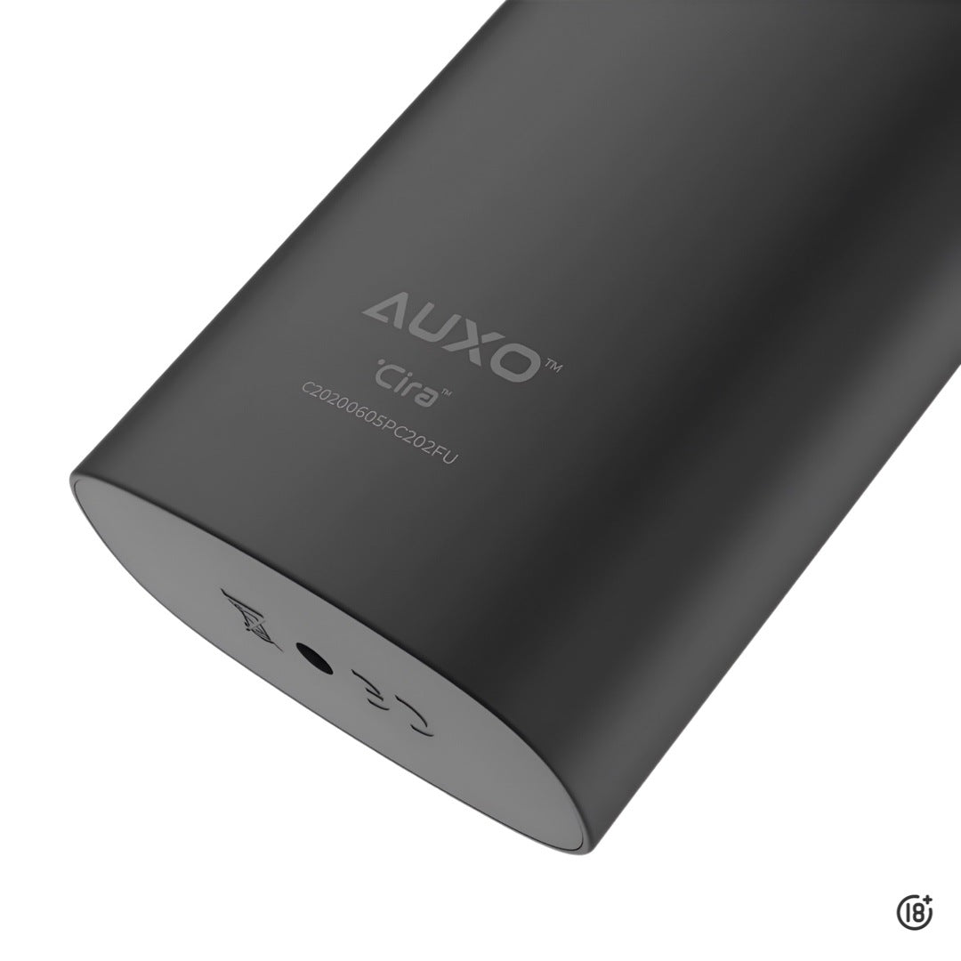 Base del vaporizador Auxo Cira mostrando el logo grabado en el dispositivo portátil para concentrados.