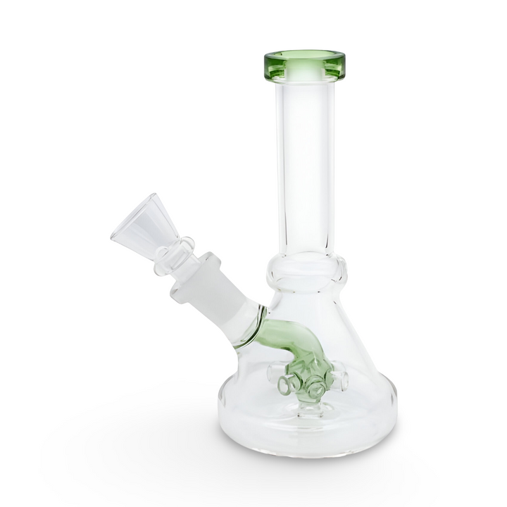 Bong de vidrio 15 cm con detalles verdes, base 9 cm y junta 14 mm; incluye bowl y downstem.
