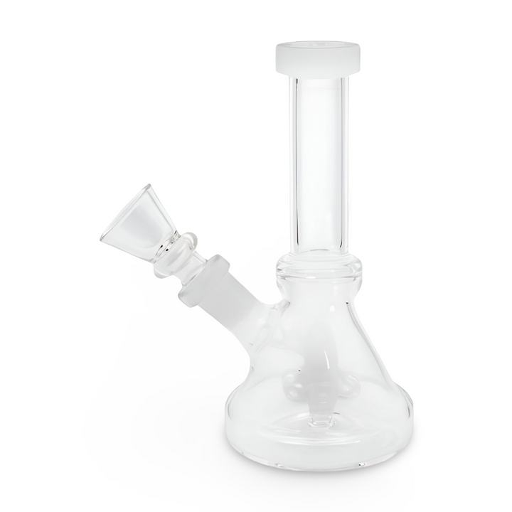 Bong de vidrio transparente de 15 cm con bowl 14 mm y base estable de 9 cm.
