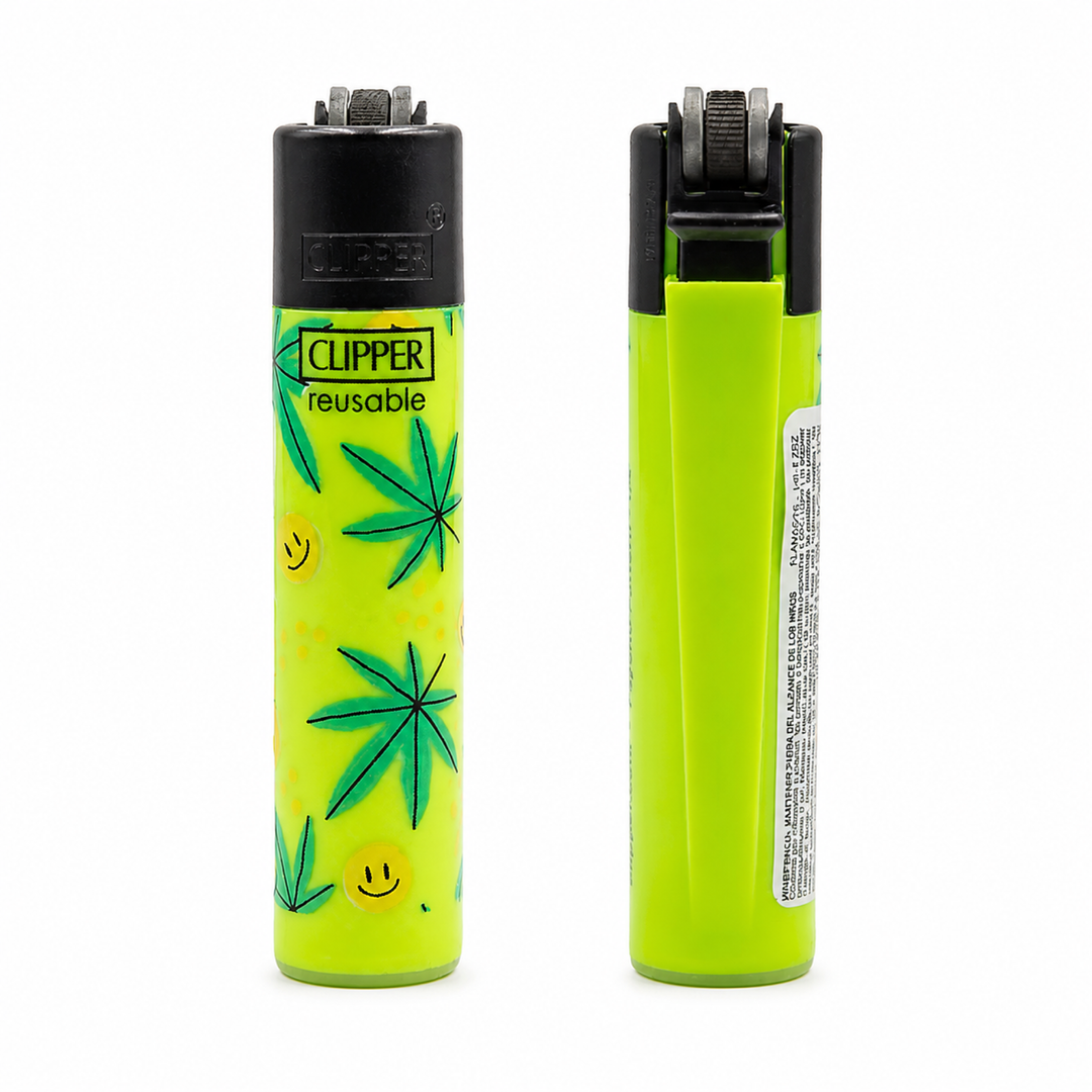 Encendedor Clipper Mini Psycho diseño Verde Hojas con hojas ilustradas sobre fondo verde lima