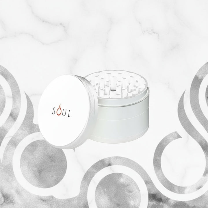 Grinder SOUL White Edition con dientes afilados para una molienda uniforme.