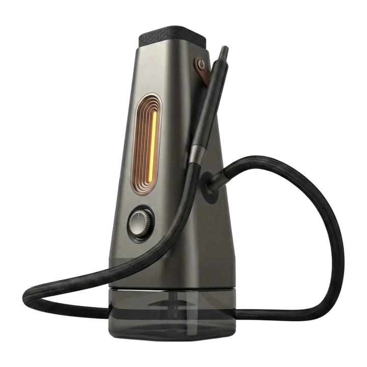 Hookah eléctrica AirVape ENSŌ 2026 en vista tres cuartos, cuerpo gris metálico y tanque de agua transparente