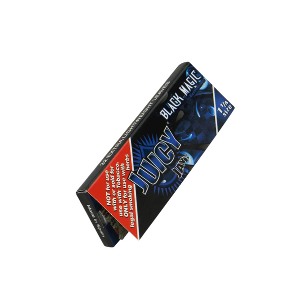 Librillo de papeles Juicy Jay's Black Magic 1¼ mentolados, con 32 hojas de cáñamo puro.