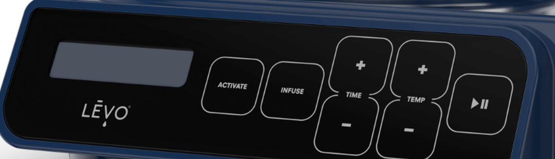 Panel de control del LEVO C con los botones ACTIVATE e INFUSE y los ajustes de tiempo y temperatura