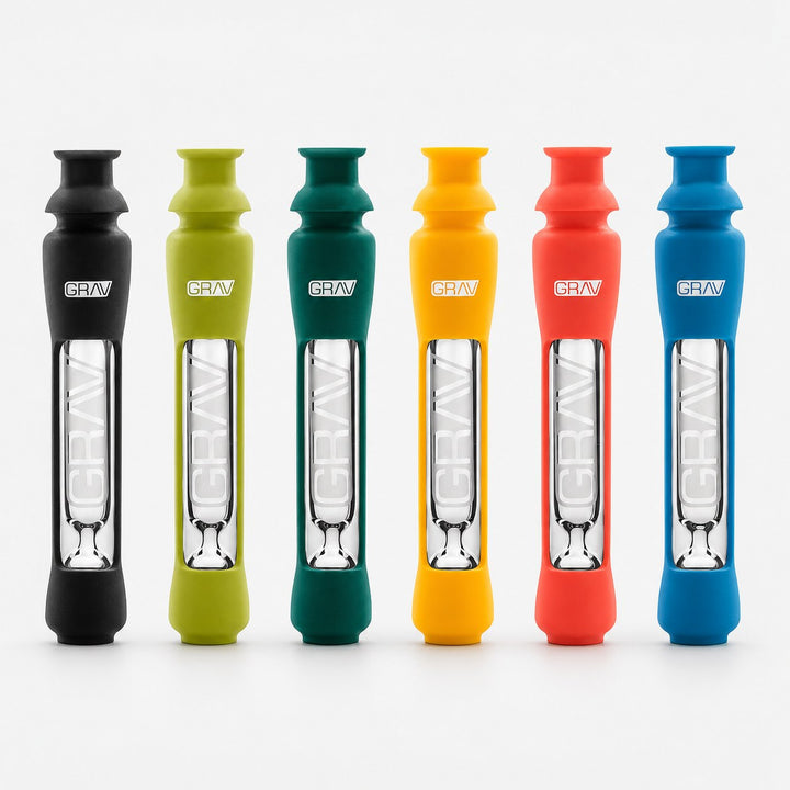 Pipa taster GRAV con funda de silicona en sus seis colores: negro, verde aguacate, teal oscuro, amarillo mostaza, naranja escarlata y azul