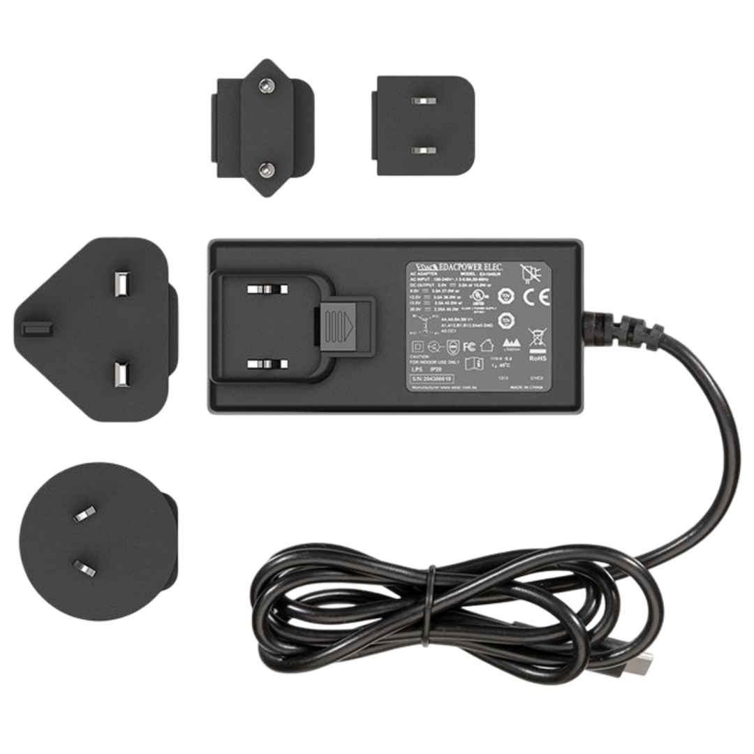 USB-C Supercharger Storz & Bickel 45W — cargador rapido negro con cable USB-C vista frontal
