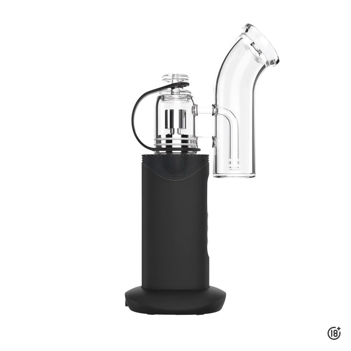 Vaporizador para concentrados Auxo Cira con diseño moderno en color negro y piezas de vidrio desmontables.