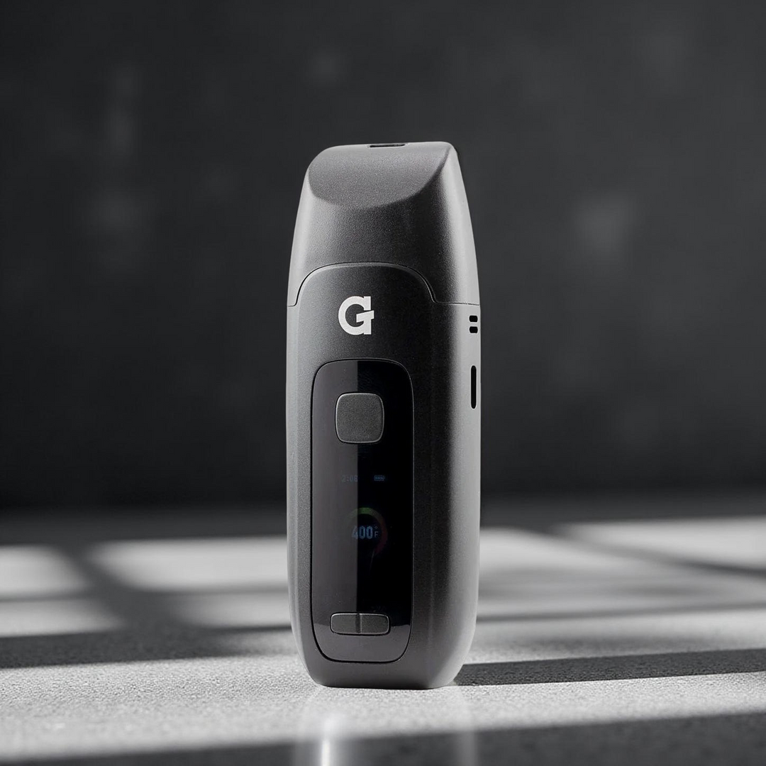 Vista frontal del G Pen Dash+ mostrando pantalla y botón de control principal.